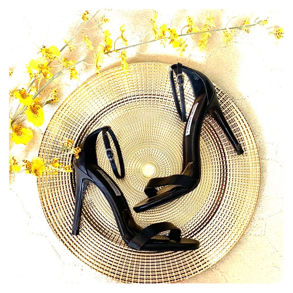Steve Madden black nubuck heels
